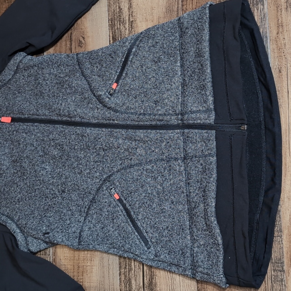 *NWT* Sweaty Betty Optimal Training Performance Hoodie Size XS Asymmetrical Zip - Picture 4 of 14